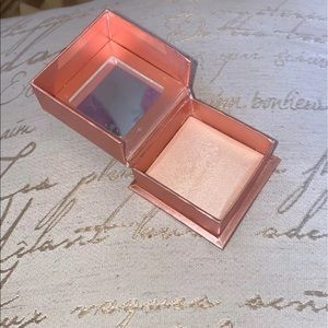 Benefit Dandelion twinkle highlighter